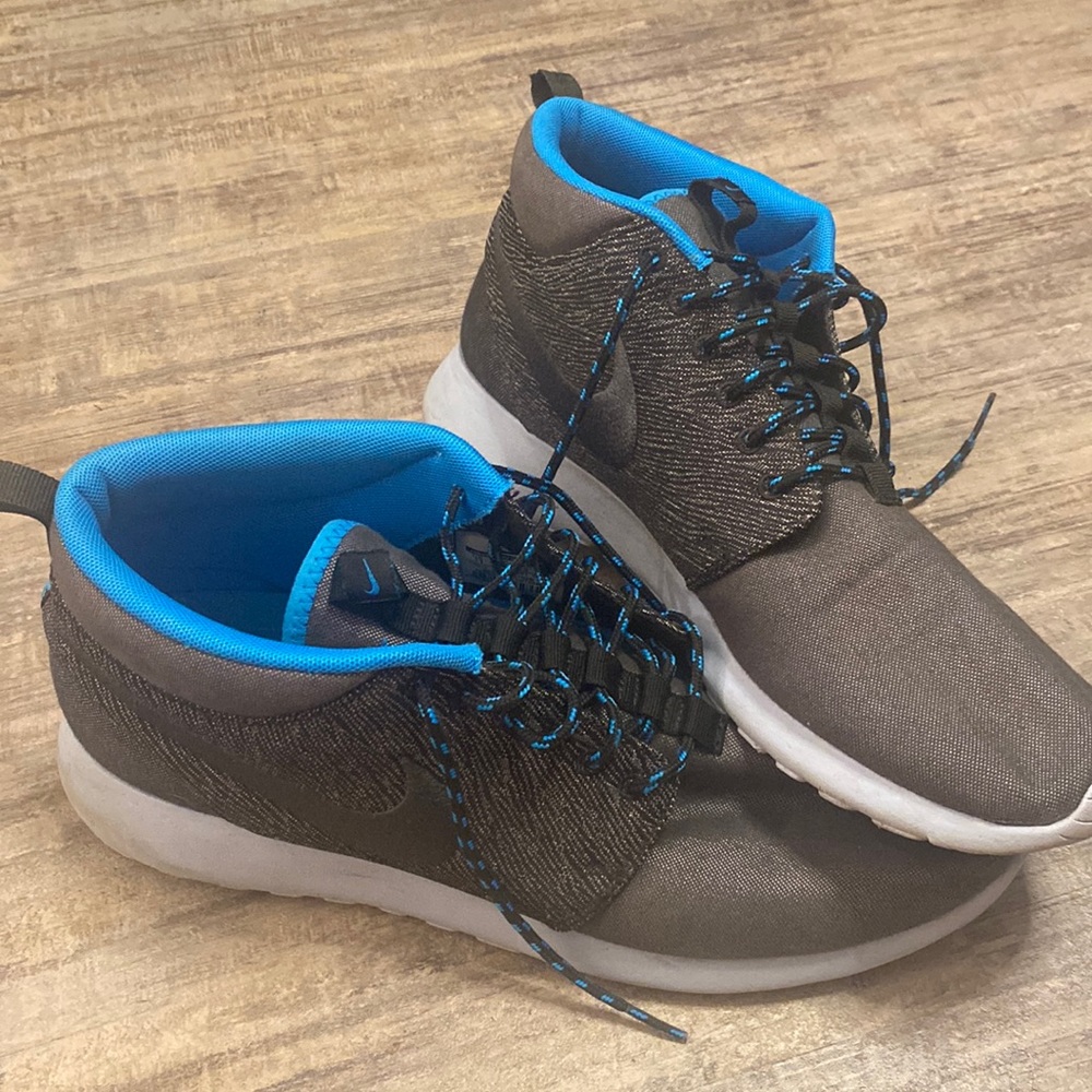Nike Rosherun Mid QS Paris PRS - Picture 1 of 6